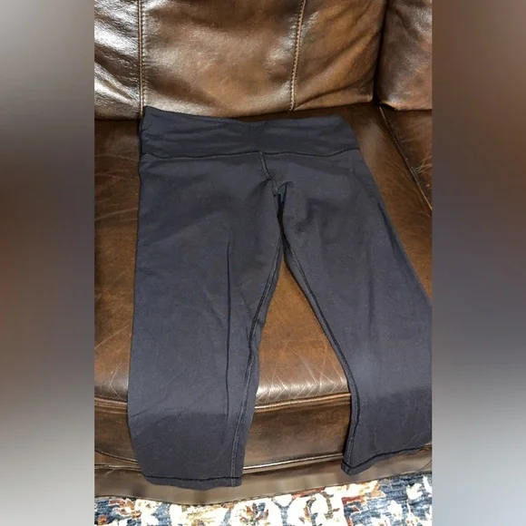 Lululemon black leggings women’s size small - Picture 2 of 7